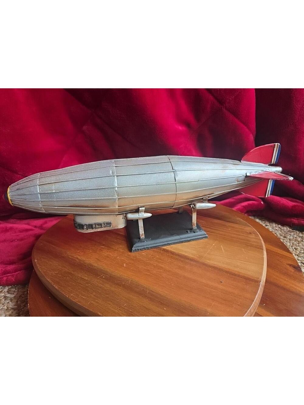 Detailed Silver Airship Zeppelin Desk Top Display 1/500 Model 17 Inch